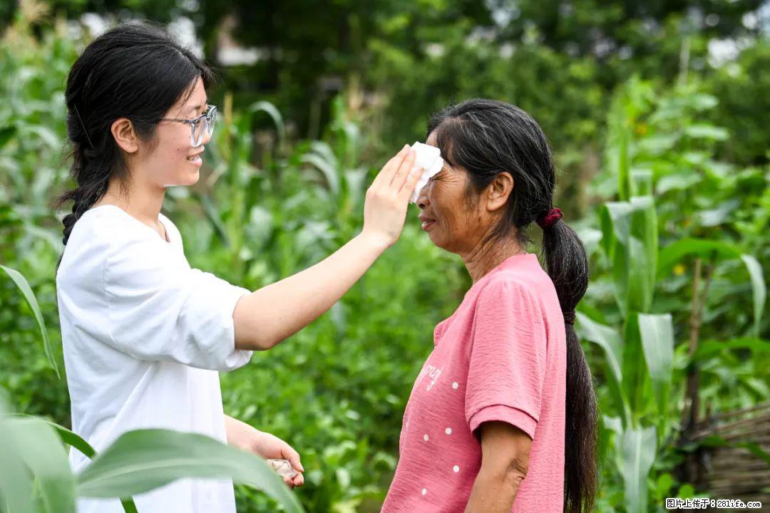 全网追的“扁担女孩”,找了一份暑假工,时薪12元 - 石河子生活资讯 - 石河子28生活网 shz.28life.com